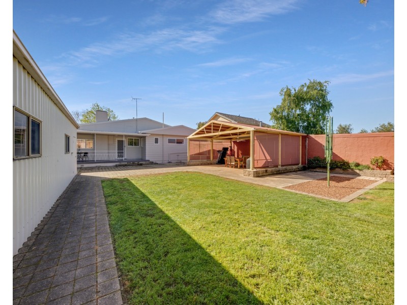 33 Leonard Street, Wodonga VIC 3690