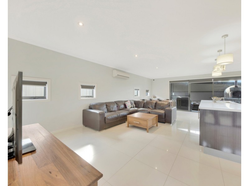 2/1 Verbena Street, Baranduda VIC 3691