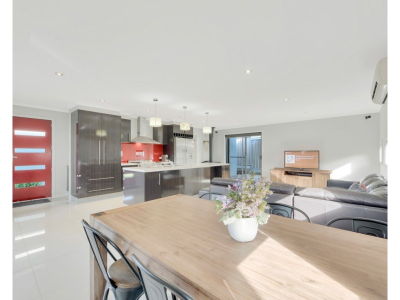 2/1 Verbena Street, Baranduda VIC 3691