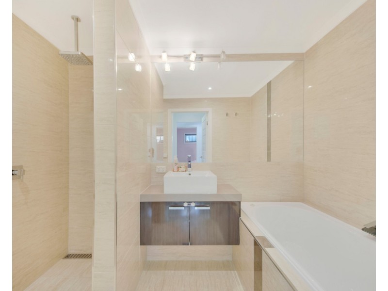 2/1 Verbena Street, Baranduda VIC 3691