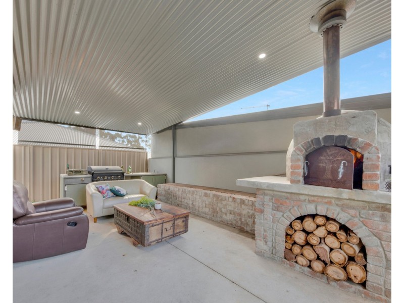 2/1 Verbena Street, Baranduda VIC 3691