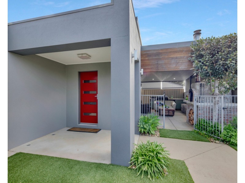 2/1 Verbena Street, Baranduda VIC 3691