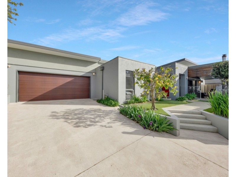 2/1 Verbena Street, Baranduda VIC 3691