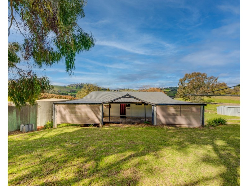 2 Hewitt Street, Bethanga VIC 3691
