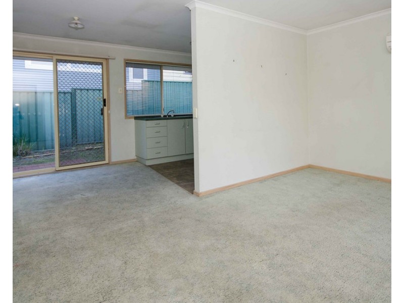 2/376 RAU STREET, East Albury NSW 2640