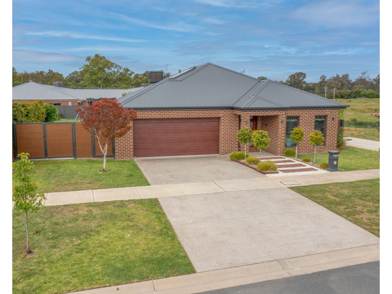48 Riverside Blvd, Killara VIC 3691