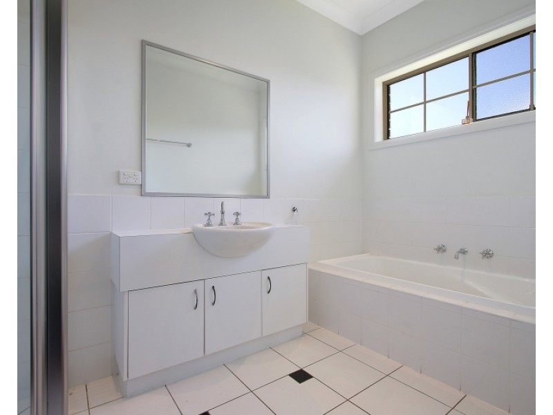 2 30 KYLE COURT, West Wodonga VIC 3690