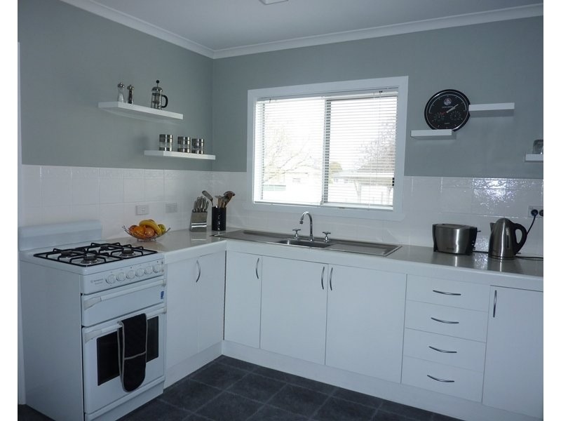 209 PLOVER STREET, North Albury NSW 2640