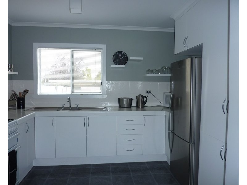 209 PLOVER STREET, North Albury NSW 2640