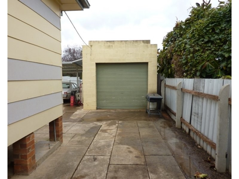 209 PLOVER STREET, North Albury NSW 2640