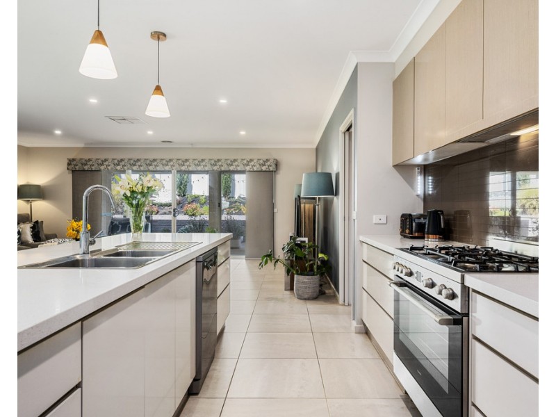 8 Kestrel Circuit, Wodonga VIC 3690