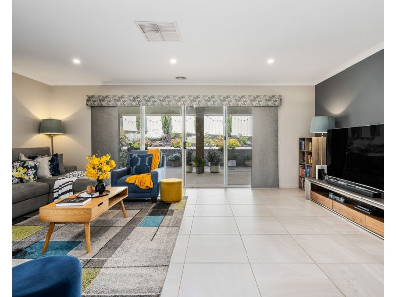 8 Kestrel Circuit, Wodonga VIC 3690