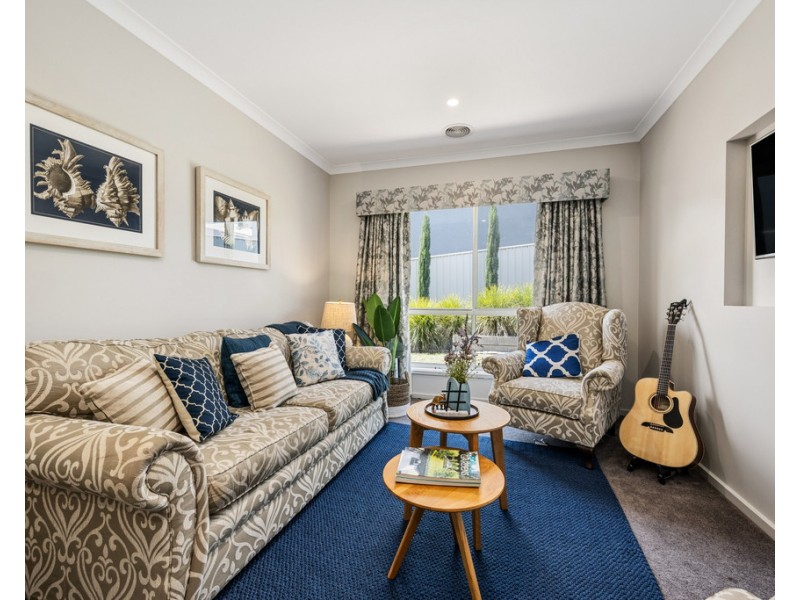 8 Kestrel Circuit, Wodonga VIC 3690