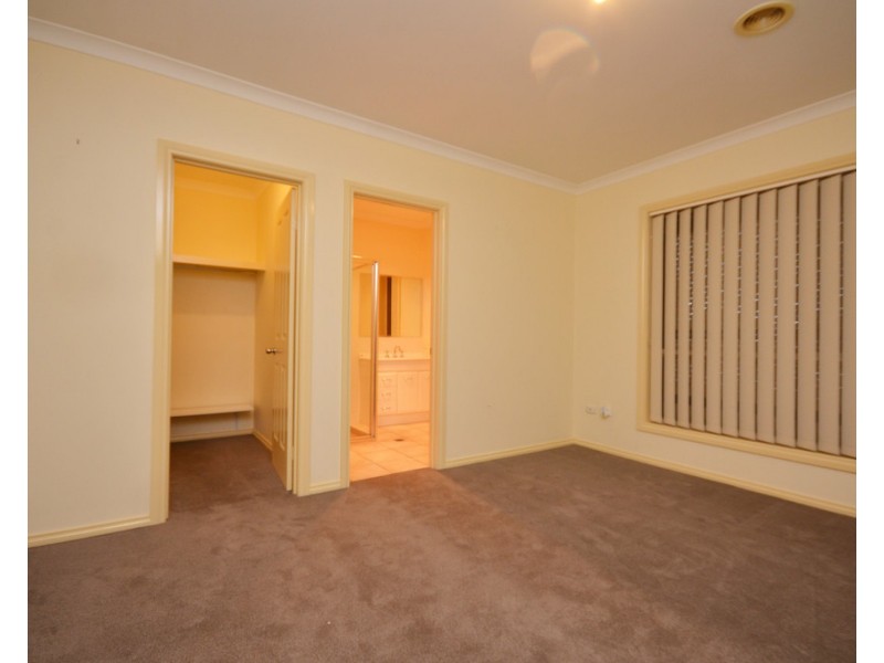 442 Douglas Road, Lavington NSW 2641