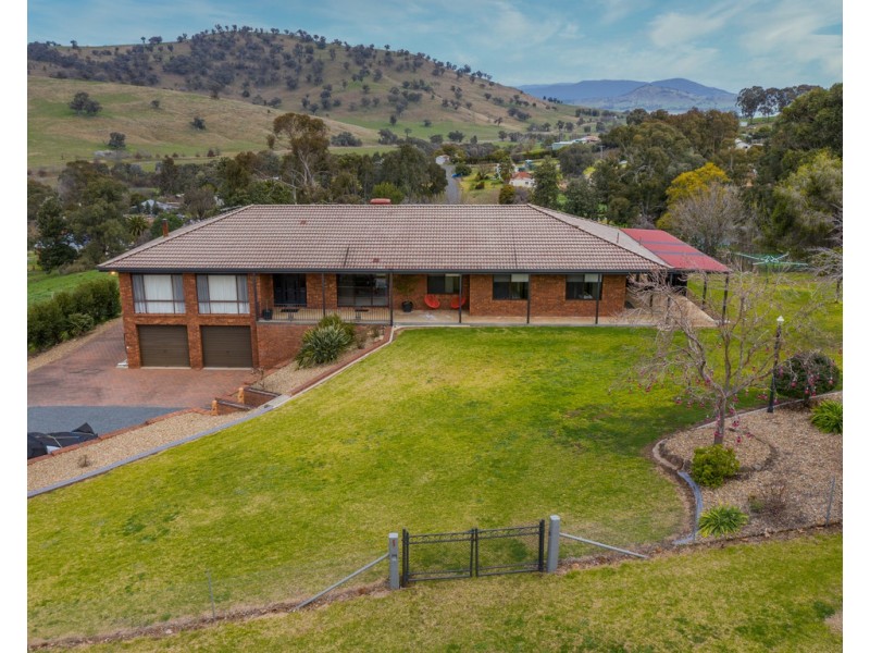 1 Church Street, Bethanga VIC 3691