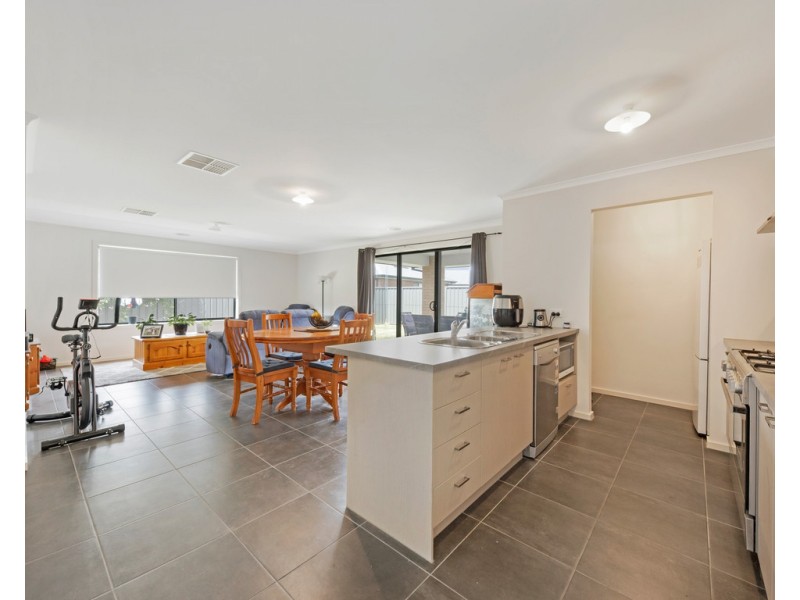 6 Sieben Street, Killara VIC 3691