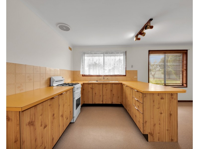 27 Gayview Drive, West Wodonga VIC 3690