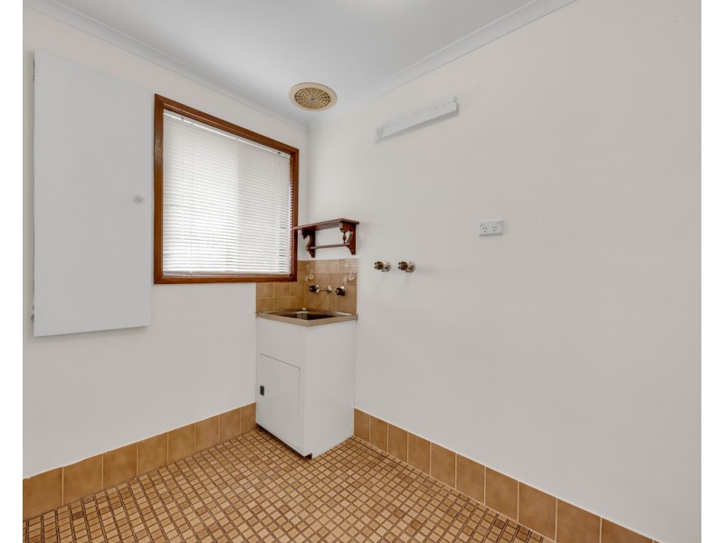 27 Gayview Drive, West Wodonga VIC 3690