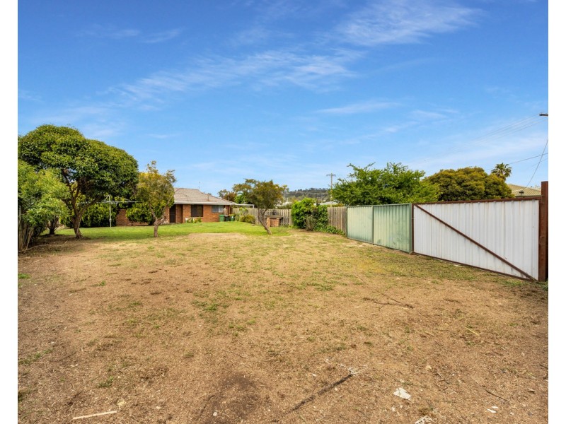 27 Gayview Drive, West Wodonga VIC 3690