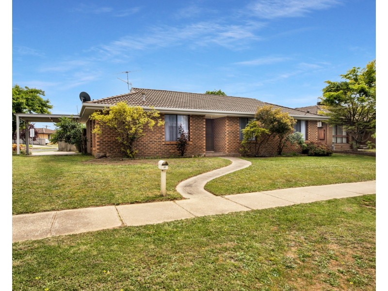 27 Gayview Drive, West Wodonga VIC 3690