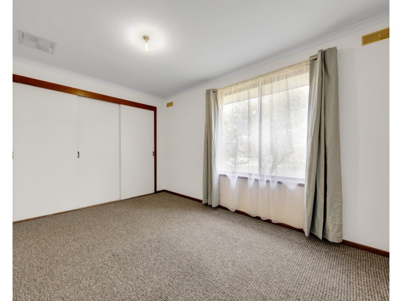 27 Gayview Drive, West Wodonga VIC 3690