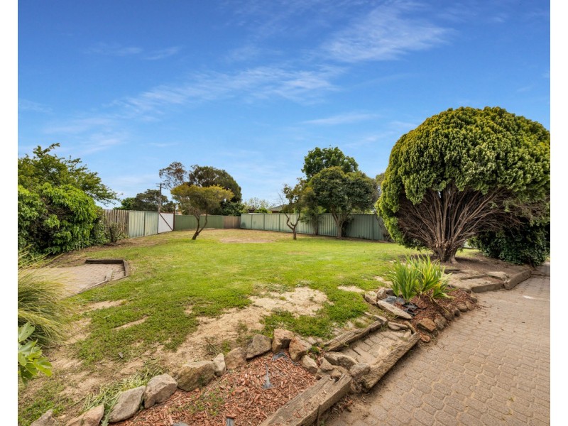 27 Gayview Drive, West Wodonga VIC 3690