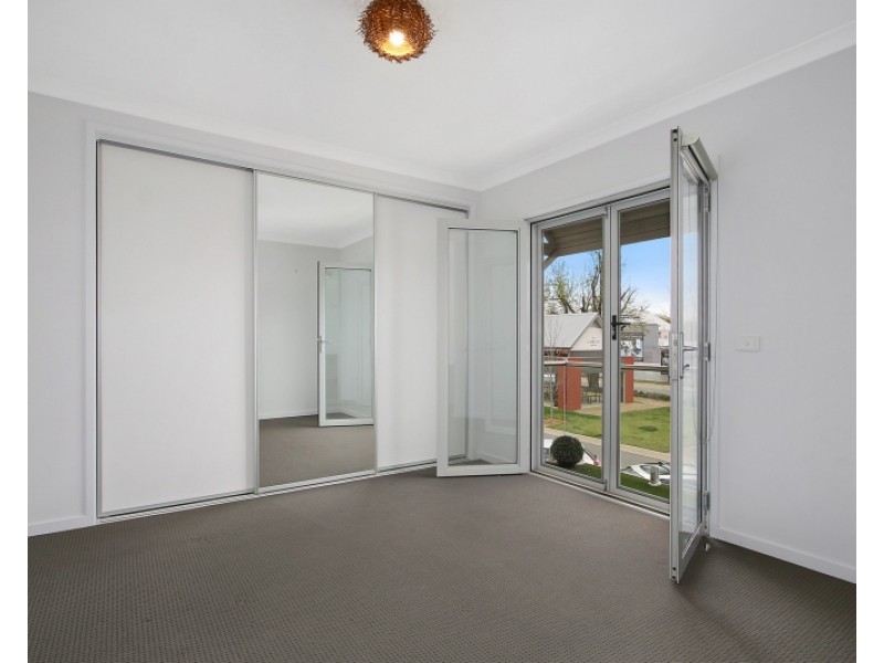16 ELMWOOD CIRCUIT, Wodonga VIC 3690