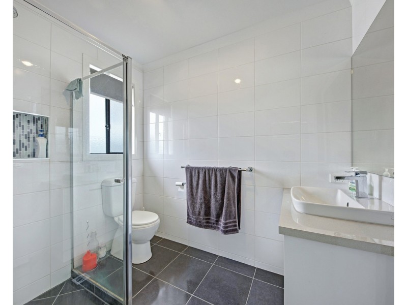 8 Dempster Place, Leneva VIC 3691