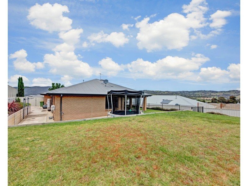 8 Dempster Place, Leneva VIC 3691