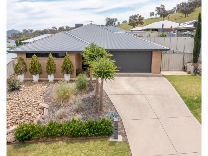 8 Dempster Place, Leneva VIC 3691