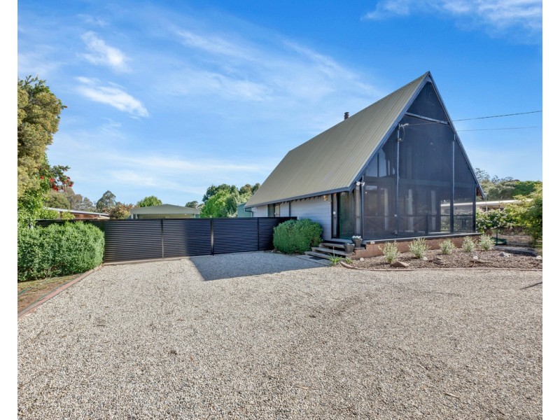 154 Clarke Street, Howlong NSW 2643