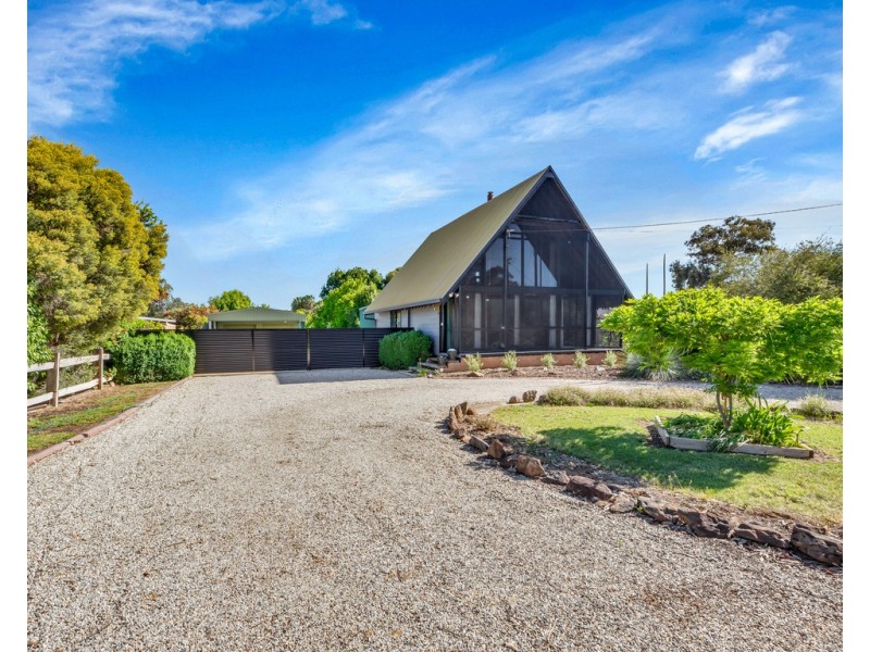 154 Clarke Street, Howlong NSW 2643