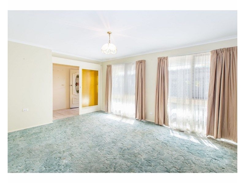 329 Haines Court, Lavington NSW 2641