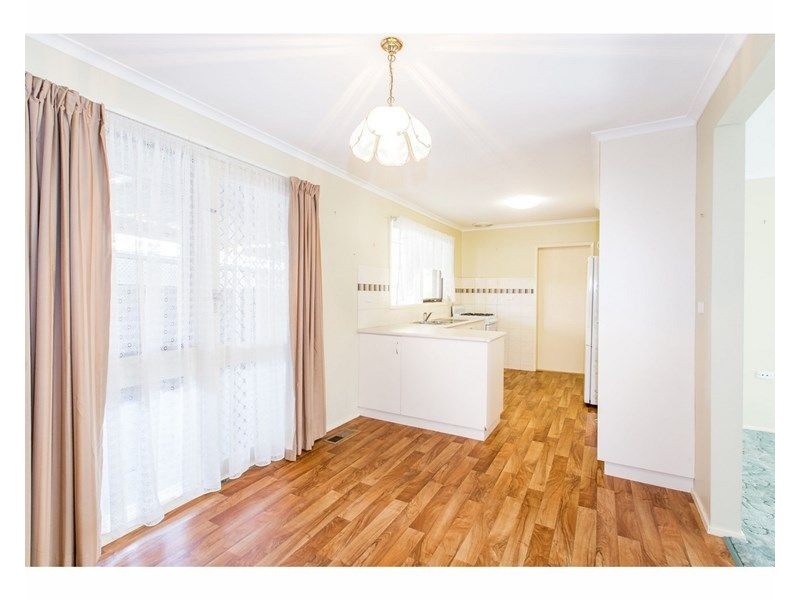 329 Haines Court, Lavington NSW 2641
