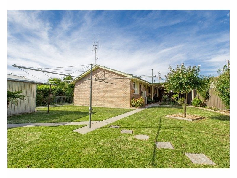 329 Haines Court, Lavington NSW 2641