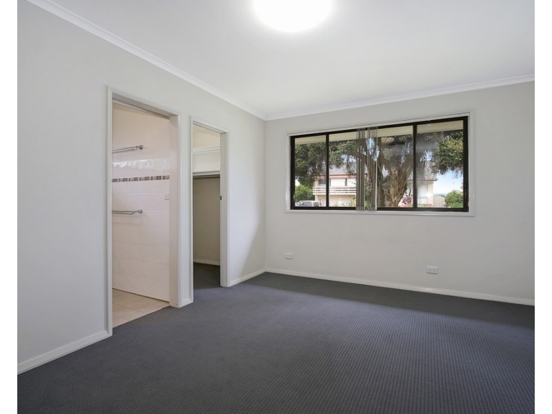 2/943 DUFFY CRESCENT, North Albury NSW 2640