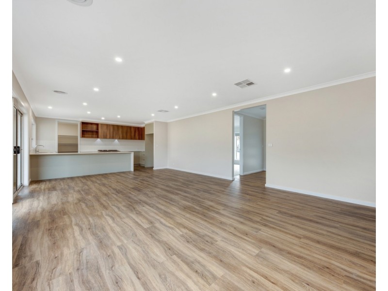 1 Toy Court, West Wodonga VIC 3690