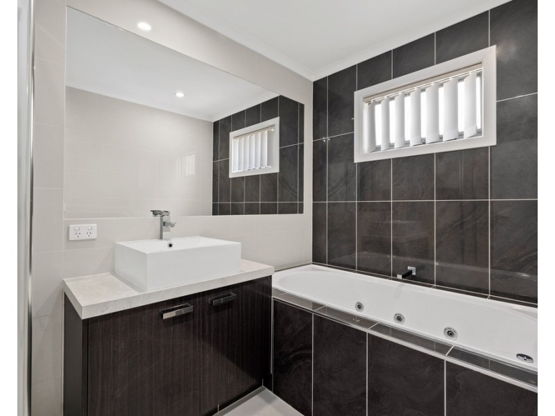 1/1 Verbena Street, Baranduda VIC 3691