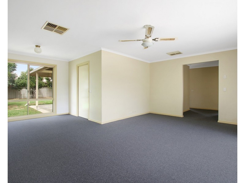 18 Howqua Circuit, Wodonga VIC 3690