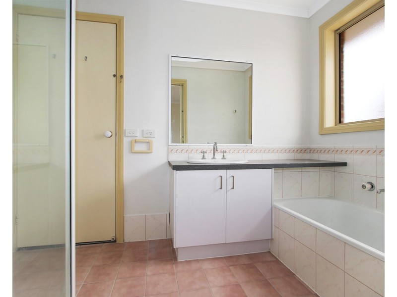 18 Howqua Circuit, Wodonga VIC 3690