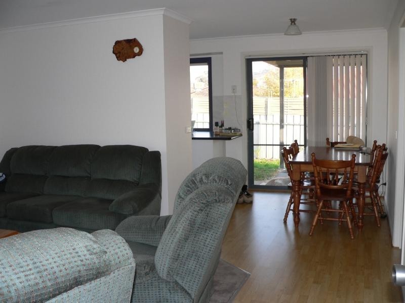 2/427 Lawrence Street, Wodonga VIC 3690