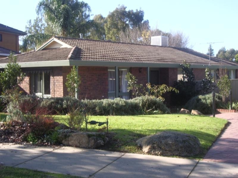 14 Parkland Drive, Wodonga VIC 3690