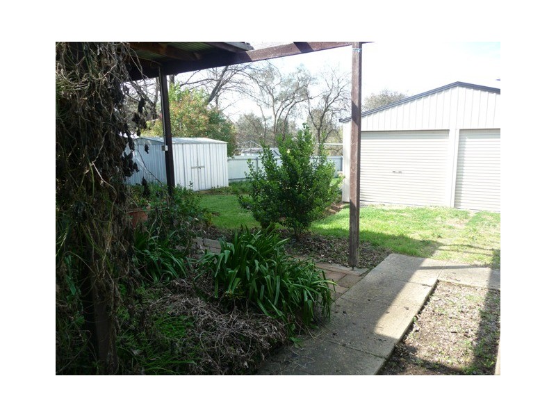 72 Albert Road, Chiltern VIC 3683