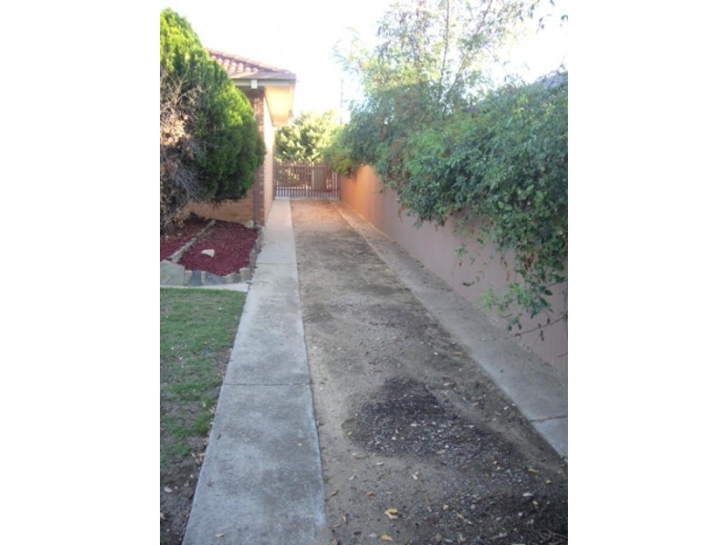 144 DeKerrileau Dr, Wodonga VIC 3690