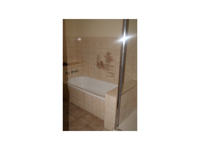 2/23 Chifley Street, Wodonga VIC 3690