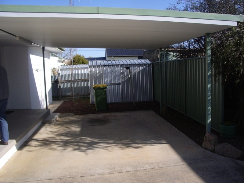 9 Mulqueeny Street, Wodonga VIC 3690