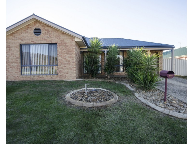 77 Nightingale Avenue, West Wodonga VIC 3690