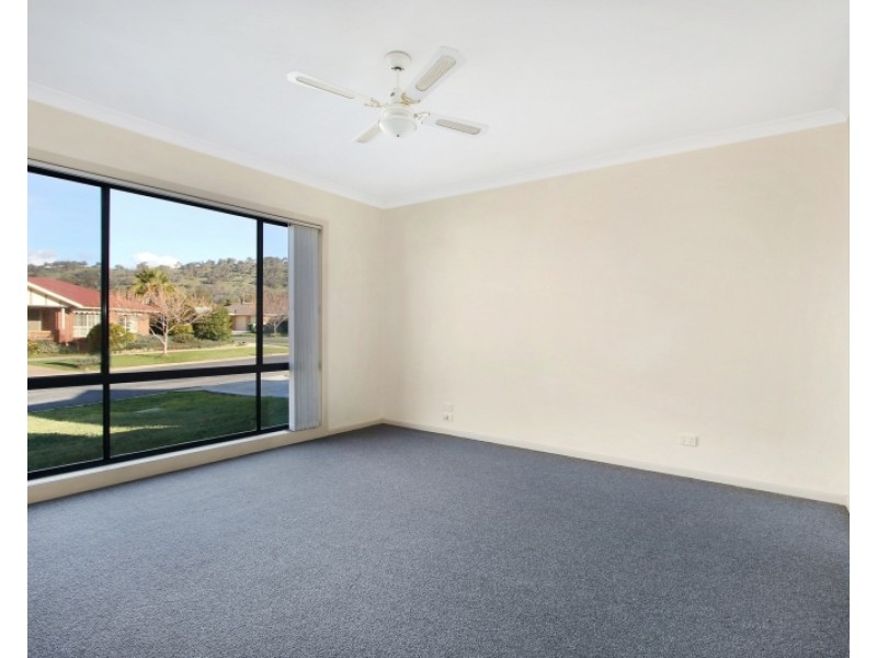 77 Nightingale Avenue, West Wodonga VIC 3690