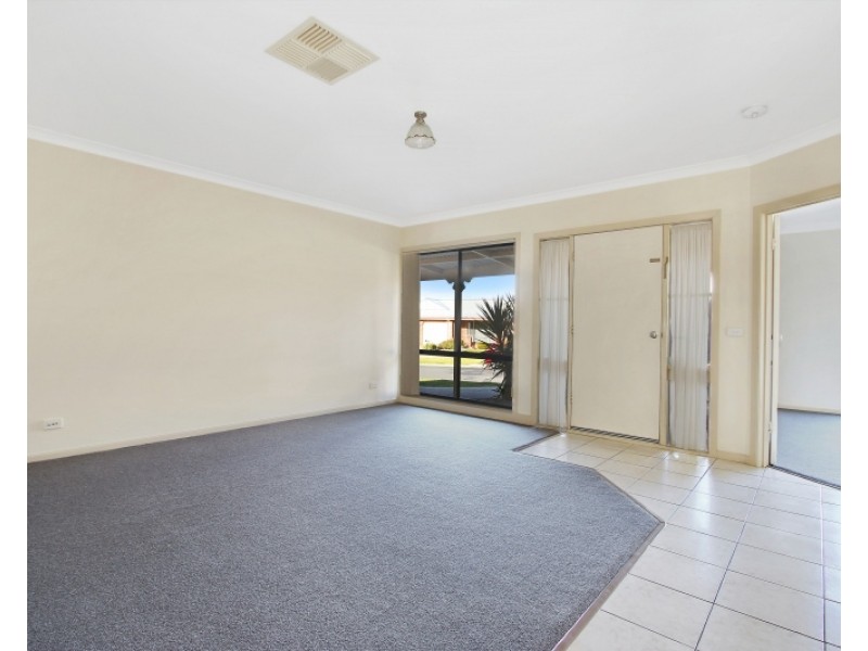 77 Nightingale Avenue, West Wodonga VIC 3690