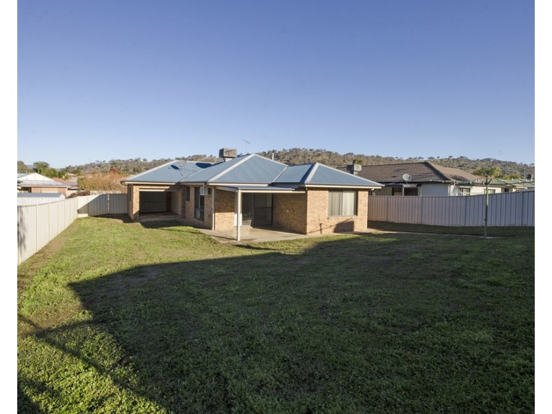 77 Nightingale Avenue, West Wodonga VIC 3690